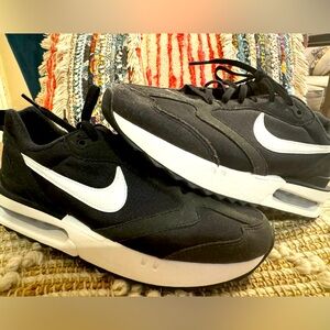 Nike Air Max Dawn Women’s